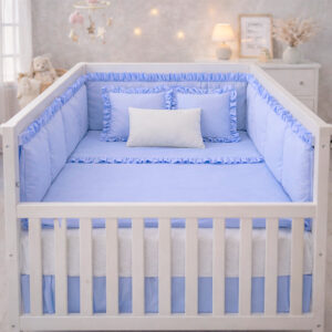 Combo Dulces Sueños Pequeñín Azul – Set Completo de Cuna con Bumper + Juego de Sábanas + Almohada + Cojines + Protector Antifluido