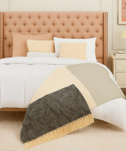 Pie de Cama Decorativo Trío Plata, Marfil y Negro con Flecos