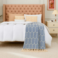 Pie de Cama Decorativo Rombo Azul con Flecos