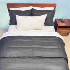 Combo duvet más plumón negro embozado