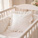 Cojín para bebé blanco con boleros de 144 hilos