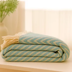 Pie de Cama Decorativo Zig Zag Color Menta con Flecos Casa LiLe