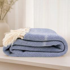 Alternative view of Pie de Cama Decorativo Rombo Azul con Flecos