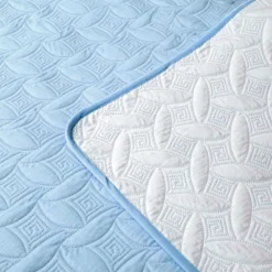 Combo Fresh Infantil Celeste/Blanco Juego de S banas Azul Cielo Embosadas + Cubrelecho Infantil Celeste/Blanco Casa LiLe
