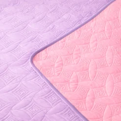 Combo Fresh Infantil Rosado/Lila Juego de S banas Rosado Embosadas + Cubrelecho Infantil Rosado/Lila Casa LiLe