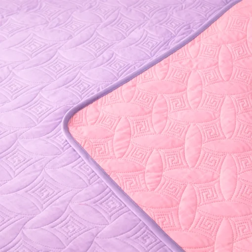 Combo Fresh Infantil Rosado/Lila Juego de S banas Rosado Embosadas + Cubrelecho Infantil Rosado/Lila Casa LiLe