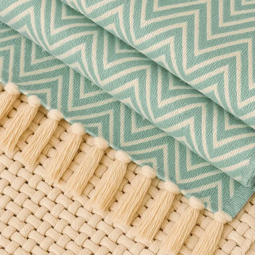 Pie de Cama Decorativo Zig Zag Color Menta con Flecos Casa LiLe