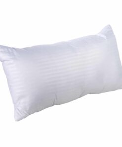 Almohada blanca cama king