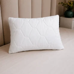 Almohada acolchada blanca de microfibra Casa LiLe