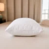 Almohada acolchada blanca de microfibra Casa LiLe
