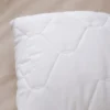 Almohada acolchada blanca de microfibra Casa LiLe