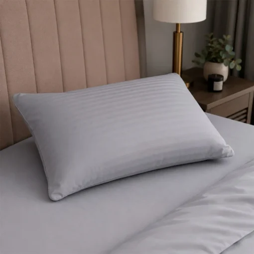 Almohada gris claro est ndar con relleno siliconado Casa LiLe