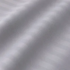 Almohada gris claro est ndar con relleno siliconado Casa LiLe