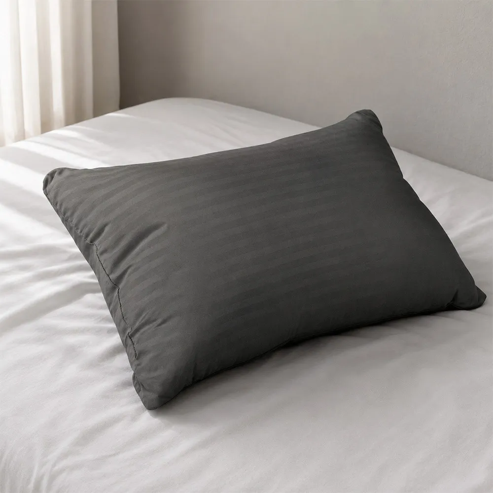 Almohada gris oscuro est ndar de microfibra Casa LiLe