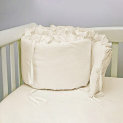 Bumper para cuna beige con boleros