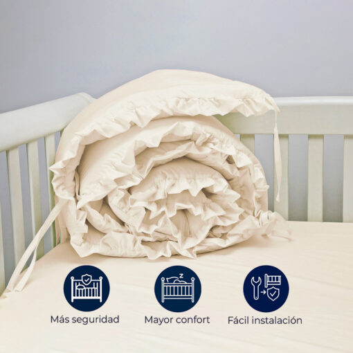 Bumper para cuna beige con boleros