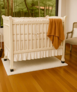 Bumper para cuna beige con boleros