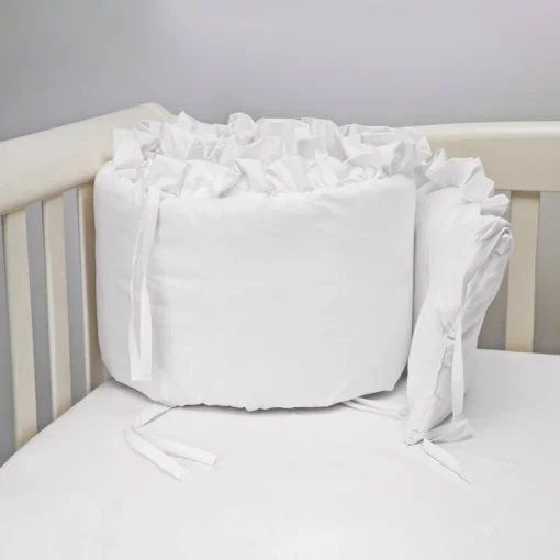 Combo Dulces Sue os Peque n Blanco Set Completo de Cuna con Bumper + Juego de S banas + Almohada + Cojines + Protector Antifluido Casa LiLe