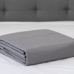 Sobresábana Gris Lisa Semidoble en Microfibra Tipo B (Con Imperfecciones)