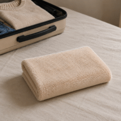 Cobija Viajera Beige Piel de Conejo Sintético Tipo B (Con Imperfecciones)