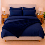 Combo LILÉ Azul Oscuro Premium - Plumón + Juego de Duvet + Almohada + Cobija Bunny