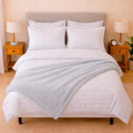 Combo LILÉ Blanco Premium - Plumón + Juego de Duvet + Almohada + Cobija Bunny