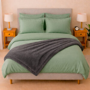 Combo LILÉ Verde Oliva - Plumón + Juego de Duvet + Almohada + Cobija Bunny