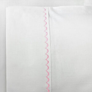 Alternative view of Juego de sábanas blanco con bordado rosado para cuna