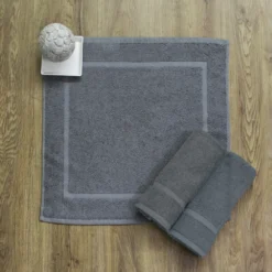 Tapete de ba o gris oscuro 660g Casa LiLe