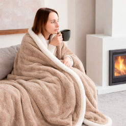 Alternative view of Cobija Ovejera Camel