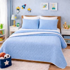 Combo Fresh Infantil Celeste/Blanco Juego de S banas Azul Cielo Embosadas + Cubrelecho Infantil Celeste/Blanco Casa LiLe