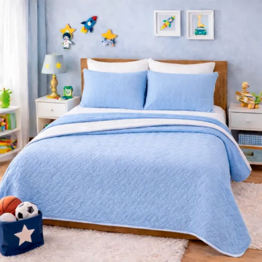 Combo Fresh Infantil Celeste/Blanco Juego de S banas Azul Cielo Embosadas + Cubrelecho Infantil Celeste/Blanco Casa LiLe