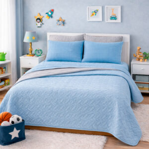 Combo Fresh Infantil Celeste/Gris – Juego de Sábanas Azul Cielo Embosadas + Cubrelecho Infantil Celeste/Gris