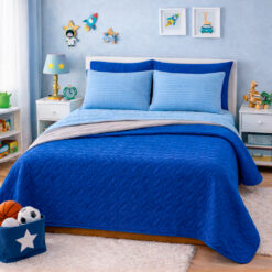 Combo Fresh Infantil Azul Rey/Gris – Juego de Sábanas Azul Cielo Embosadas + Cubrelecho Infantil Azul Rey/Gris