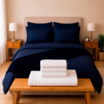 Combo Soltero 1000 Azul Oscuro - Protector Antifluido, Plumón, Almohada(s), Juego Duvet, Cobija Bunny y Toallas