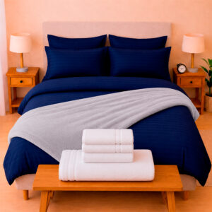 Combo Soltero 1000 Azul Oscuro Premium - Protector Antifluido, Plumón, Almohada(s), Juego Duvet, Cobija Bunny y Toallas