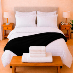 Combo Soltero 1000 Blanco Premium - Protector Antifluido, Plumón, Almohada(s), Juego Duvet, Cobija Bunny y Toallas